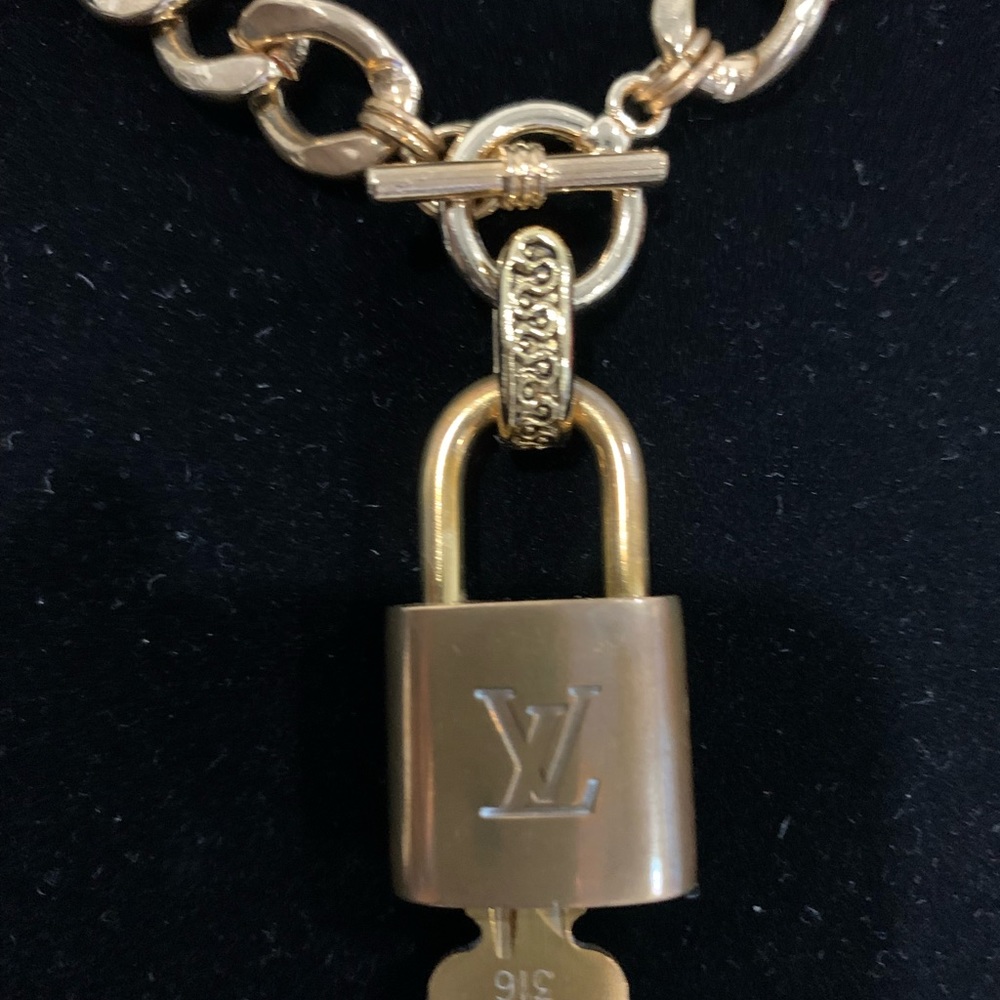 Louis Vuitton Choker